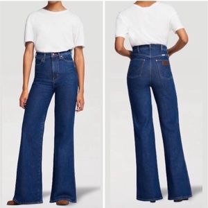 Wrangler wanderer high rise jeans flare Size 24